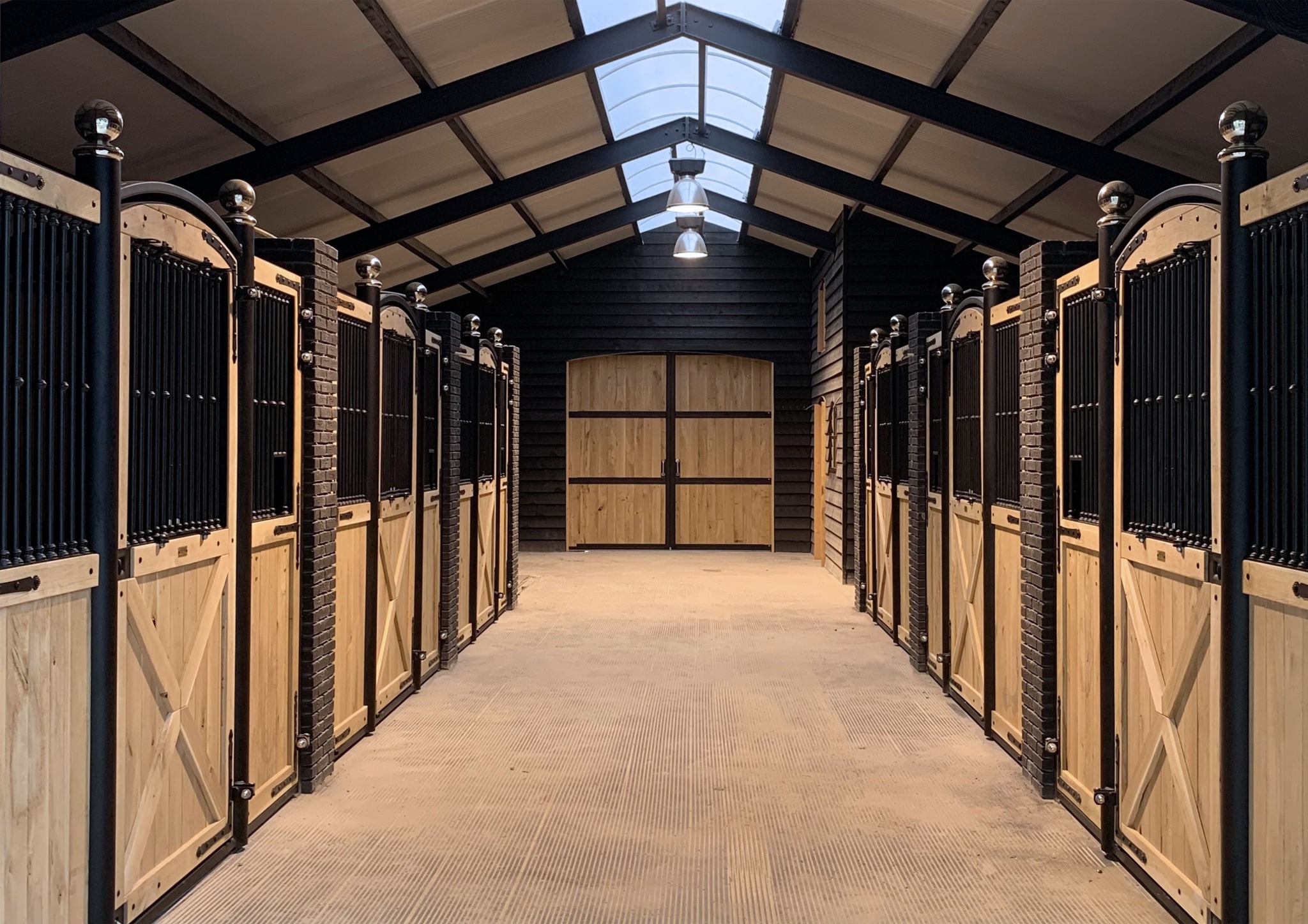 Grand Prestige Barn Stall Walls