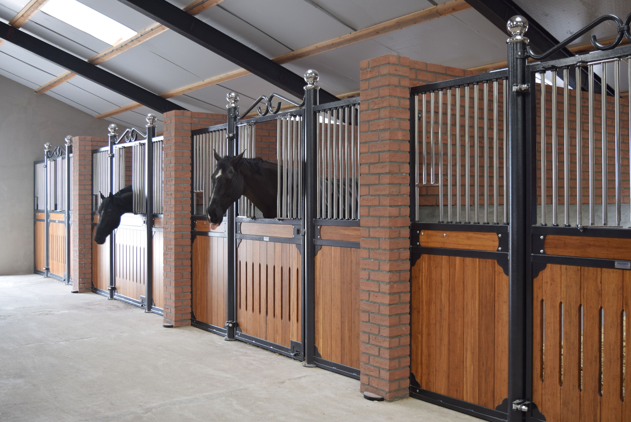 Lexington Horse Stall Walls